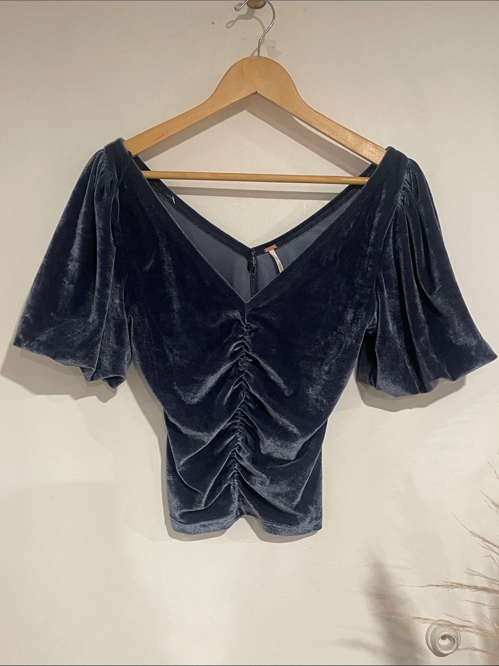 Free People Velvet Ruched V-Neck Puff Sleeve Top - Blue Sz XS B137